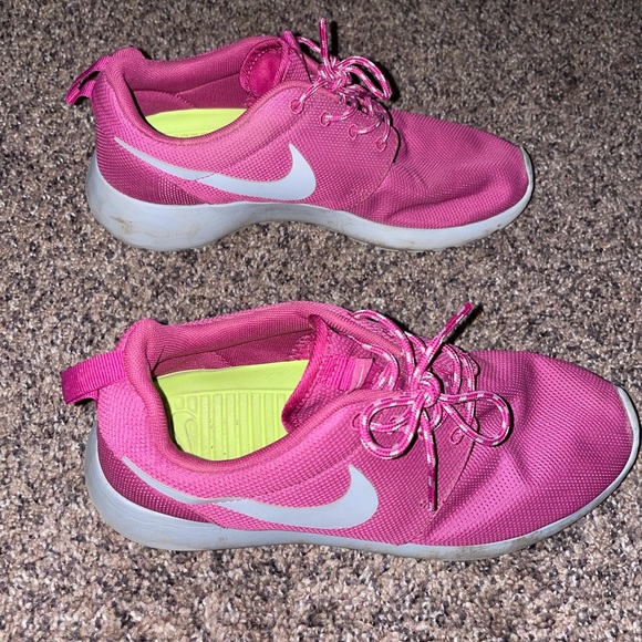 Nike roshe. Size 8 - Picture 3 of 4